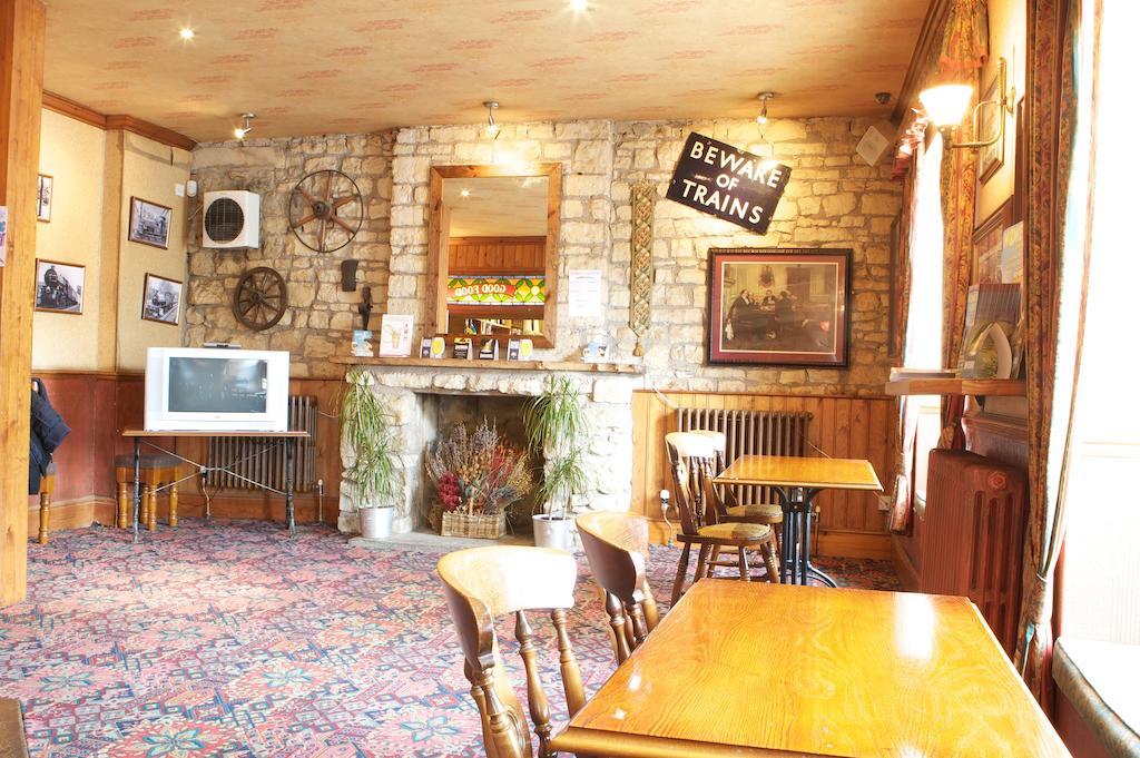 Radstock Hotel Near Bath Buitenkant foto