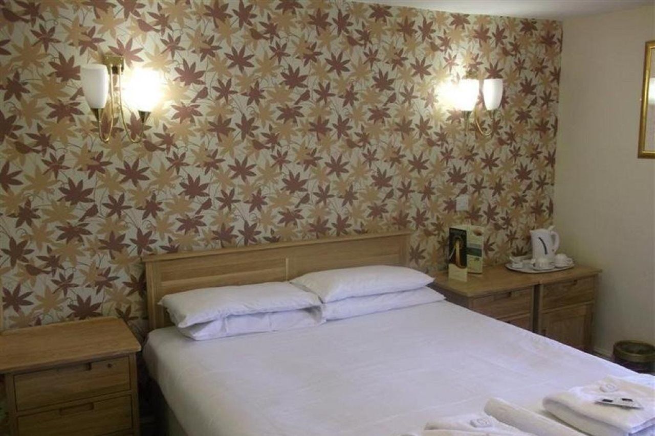 Radstock Hotel Near Bath Buitenkant foto
